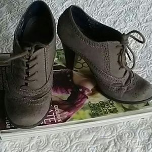 Heel faux suede booties